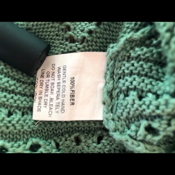 Miss Cherry High-Low Crew Neck Crochet Sweater - Picture 5 of 7